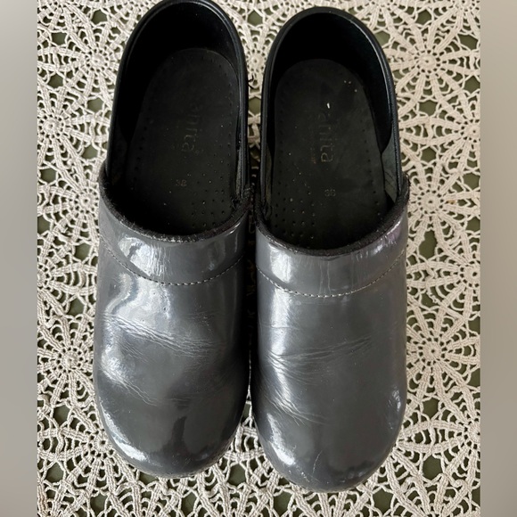 Sanita Gray patent leather clogs size 38 (7 to 7.5 US) Preloved. - Picture 11 of 11